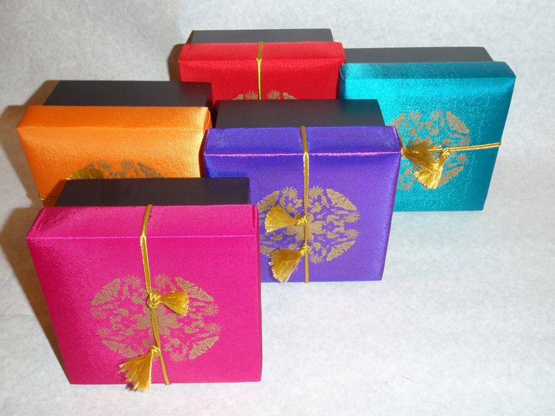 Hodvabna škatulka mala