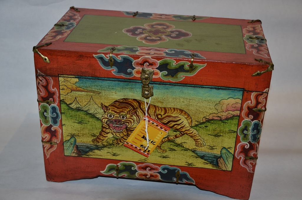 Box maľovaný tiger 39x23x27