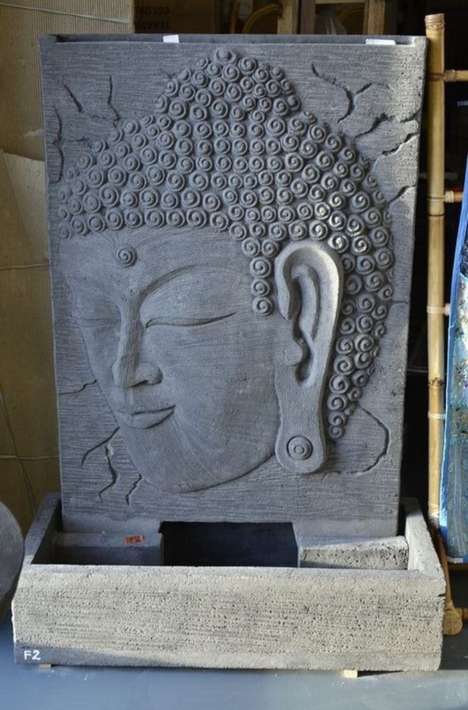 Fontana hlineny budha kocka hlava