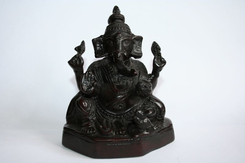 Živica ganesha sediaca 11*7,2*12,7