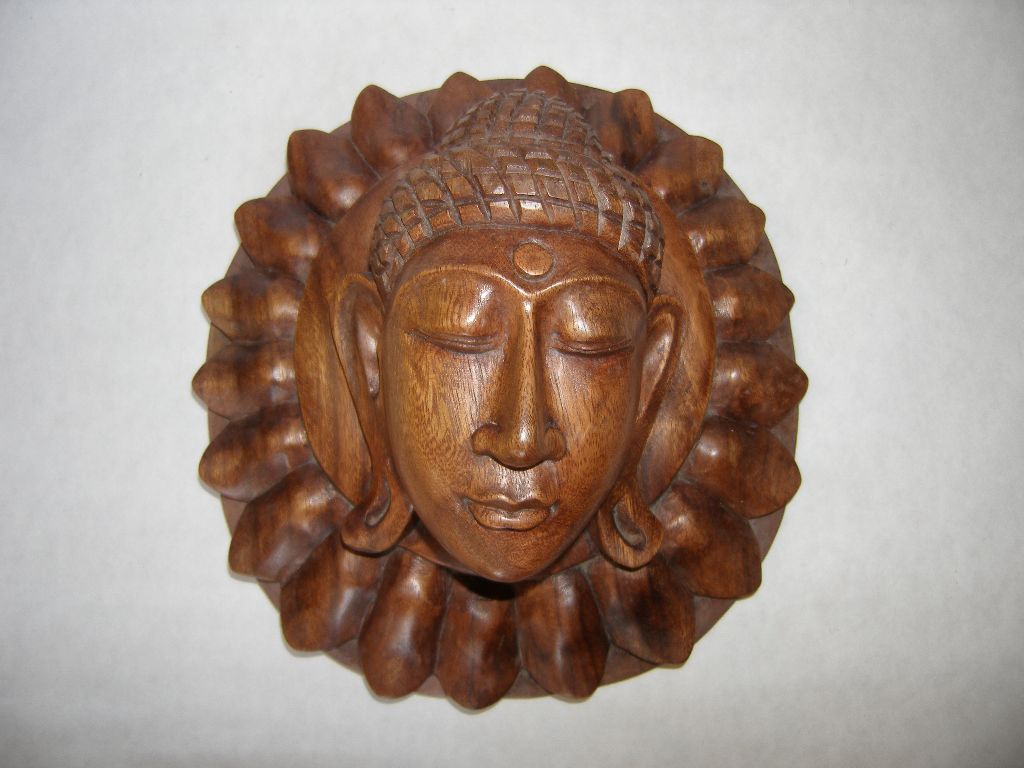 Budha hlava na lotose