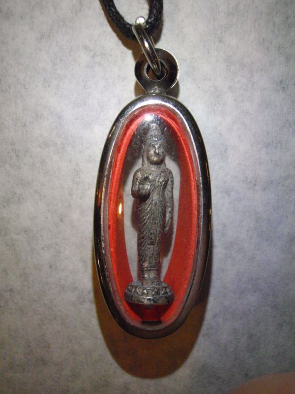 Privesok budha v obale na šnurke