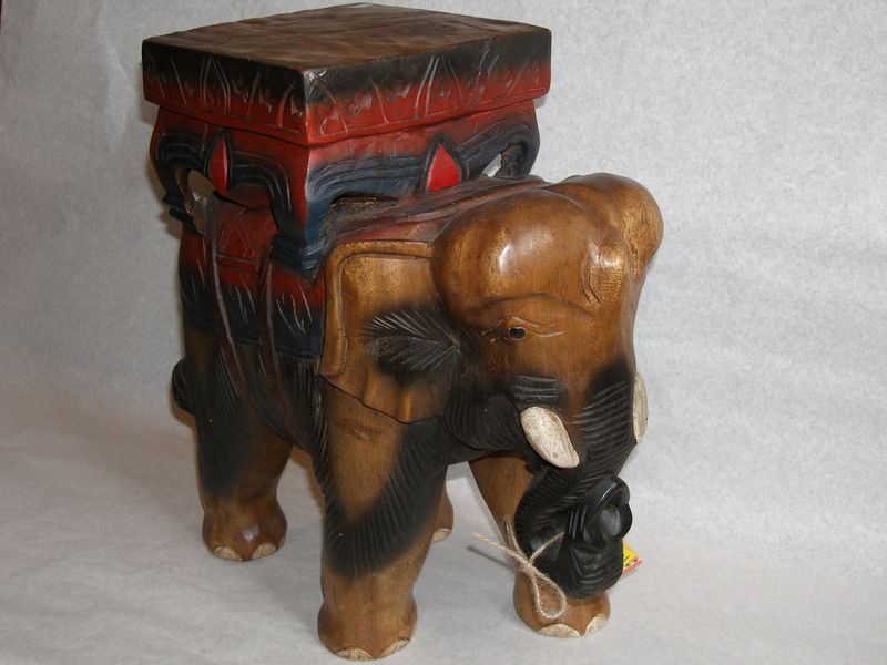 slon so sedadlom 40 cm