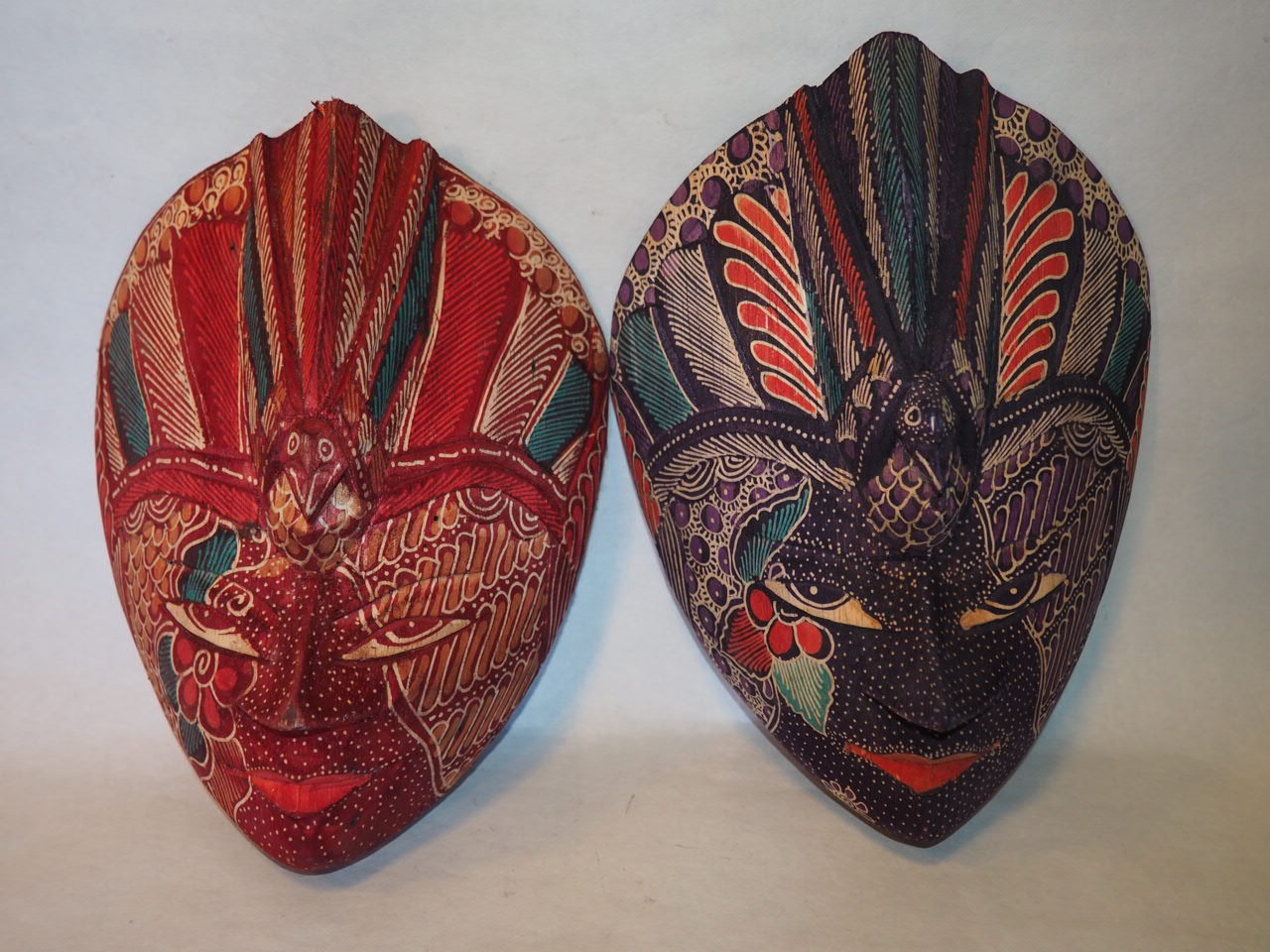 Maska batik vtáčik na čele 21 cm