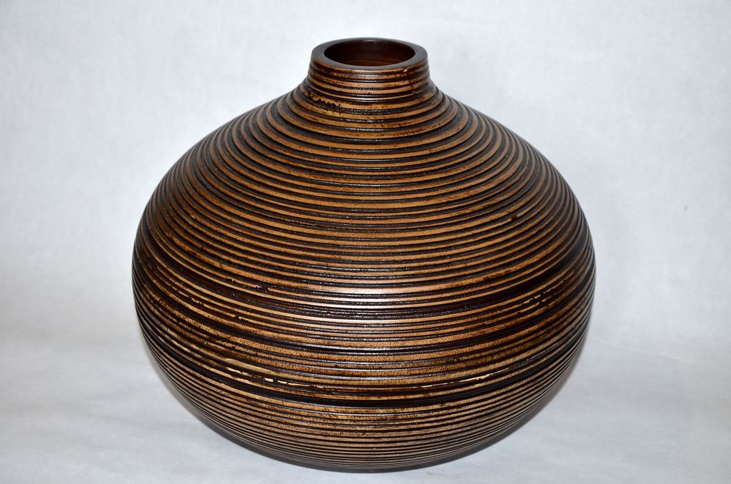 Váza guľa vrubkovana 35*30