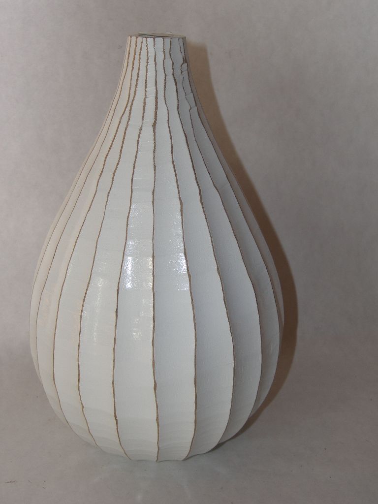 Vaza mala hruška 20*30 biela pasiky