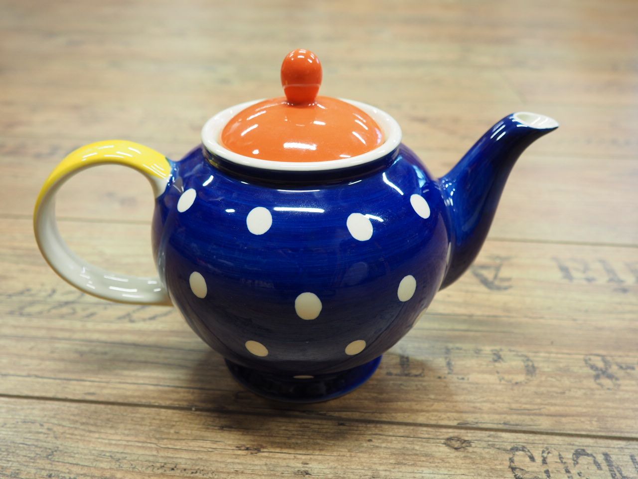Čajník modrý biele bodky