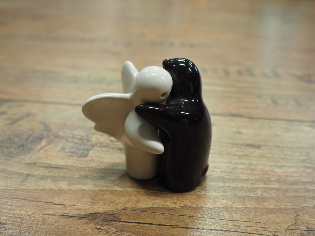 Solničky čierno/biele, červeno/biele anjel a čert