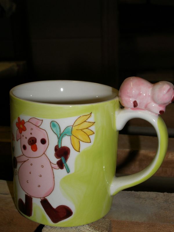 Keramika hrnček zeleny svinka s kvietkom