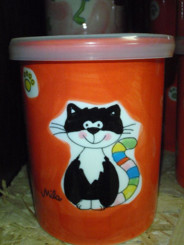 Keramika hrnček s vrchnakom červeny kocur