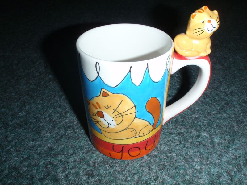 Keramika hrnček oranžova mačka - červeny