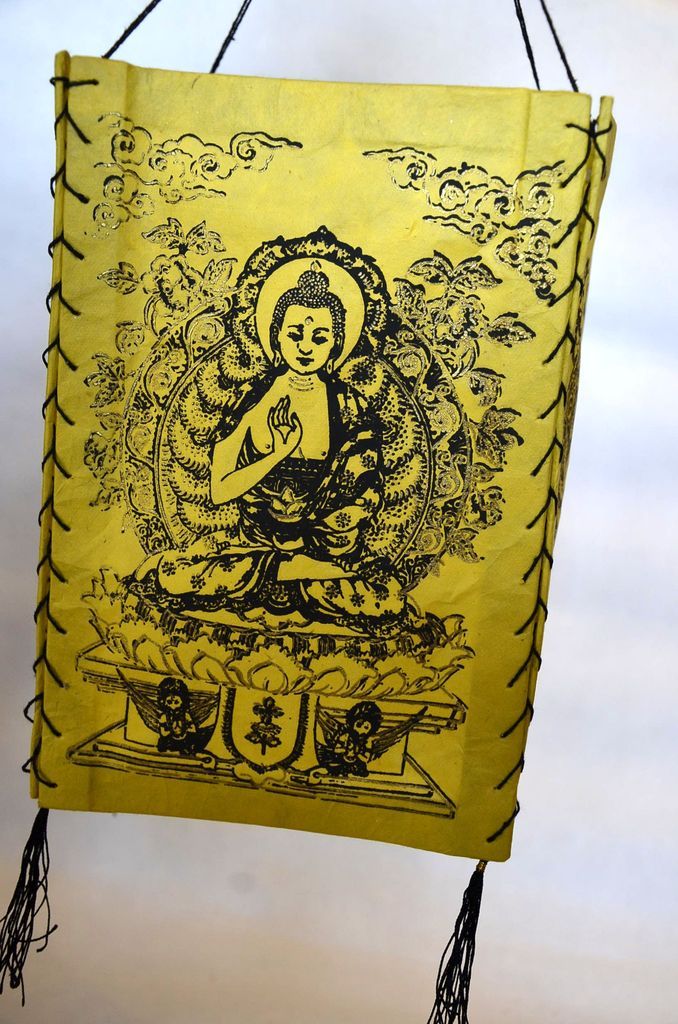 Lampion budha žltý