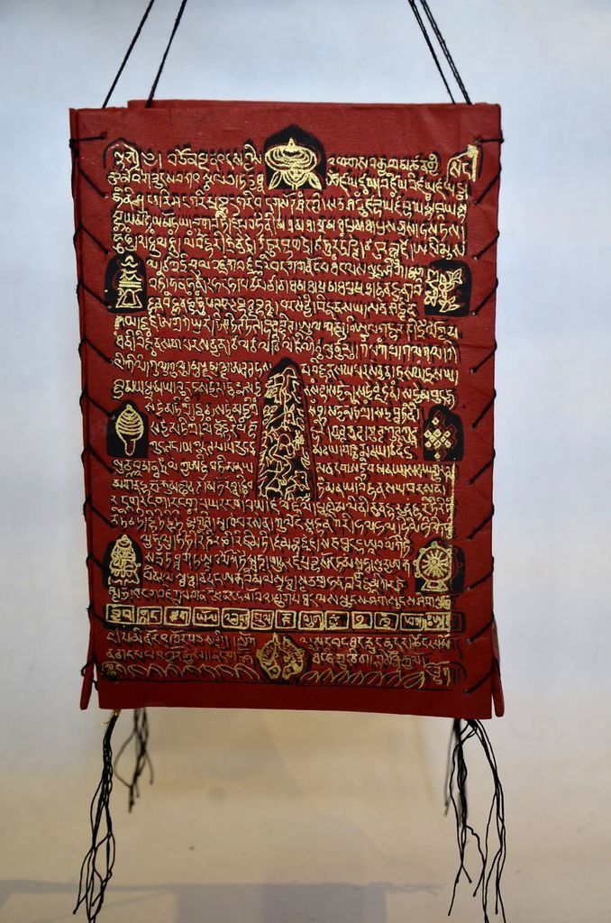 Lampion tibet písmo červený