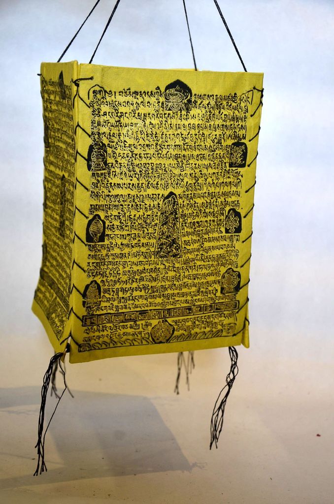 Lampion tibet písmo žltý