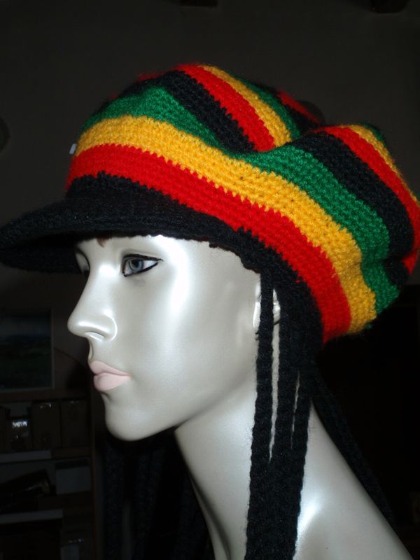 Čiapka rasta so šiltom a dredmi